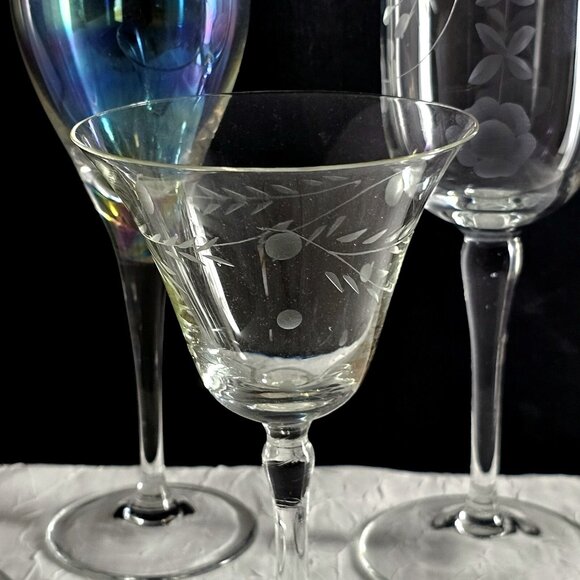 4 Mismatched Cordials Cocktail Glasses vtg mixed etched cut iridescent party - Picture 6 of 11